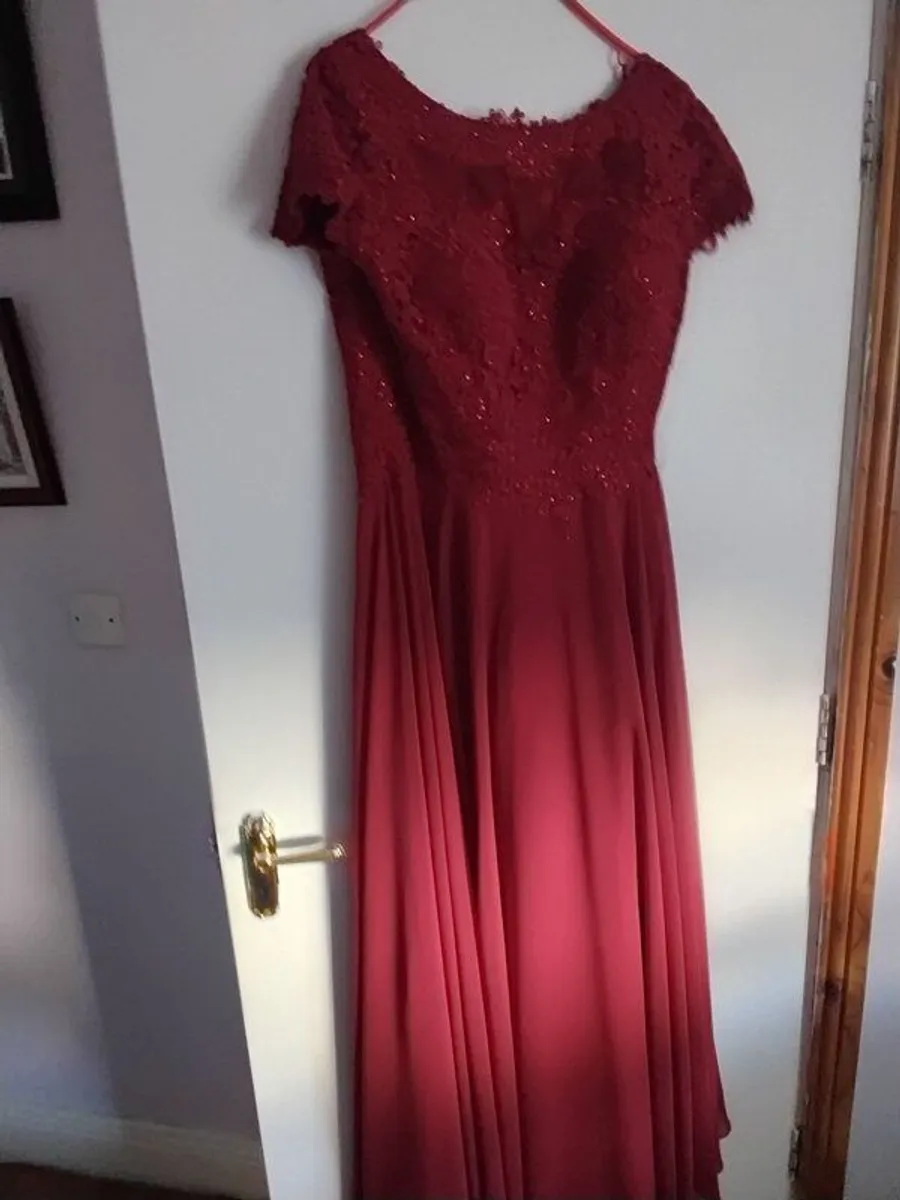 Guest wedding dress red full lenght sze 18 - Image 3