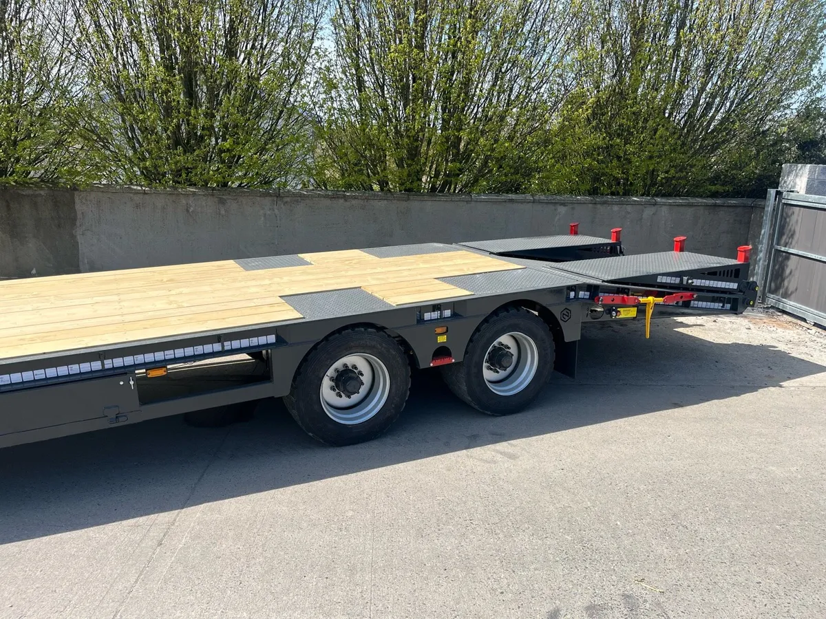 Numac 19 ton low loader 25ft - Image 4