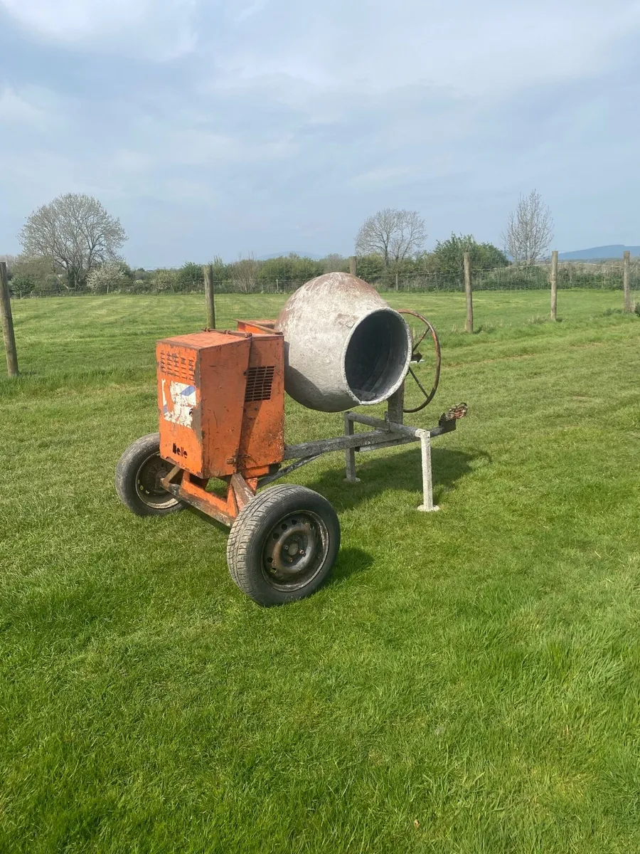 Cement mixer - Image 1