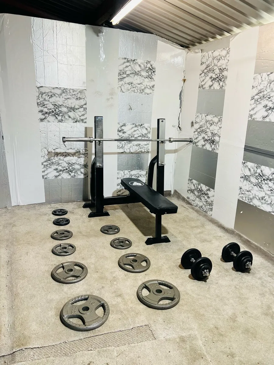 LARGE HAVEY DUTY WEIGHT BENCH WEIGHTS BARBELL DUML - Image 2