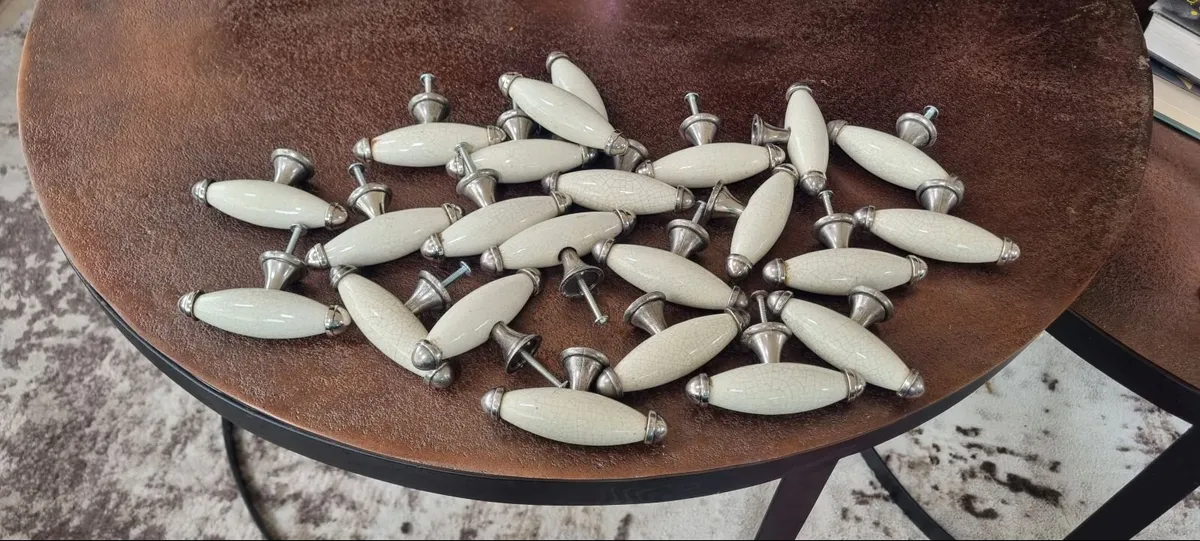 Kitchen cabinet handles - Image 2