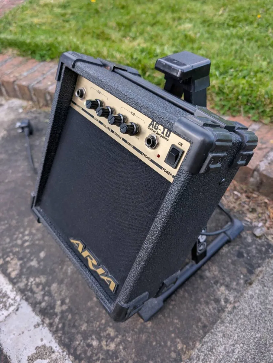 Aria AG-10 Guitar Amplifier - Image 3