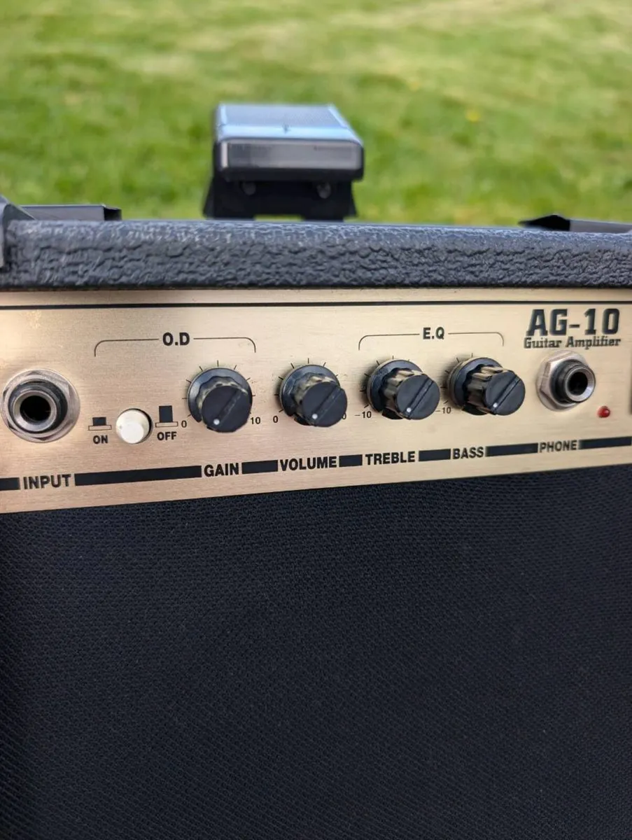 Aria AG-10 Guitar Amplifier - Image 2