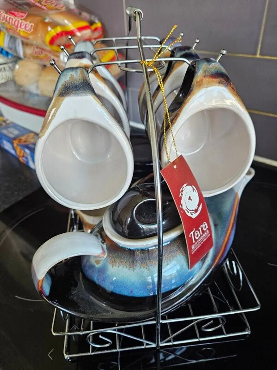 Beautiful Tea Set for sale - Image 3