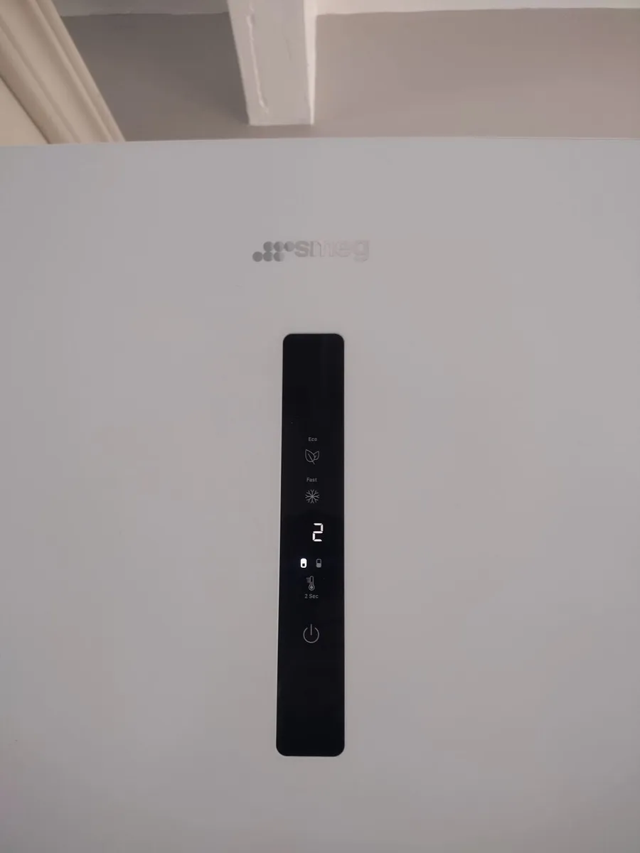Smeg frost free fridge freezer - Image 3