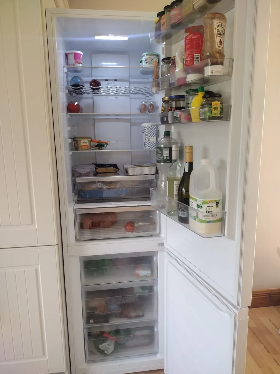 Smeg frost free fridge freezer - Image 4