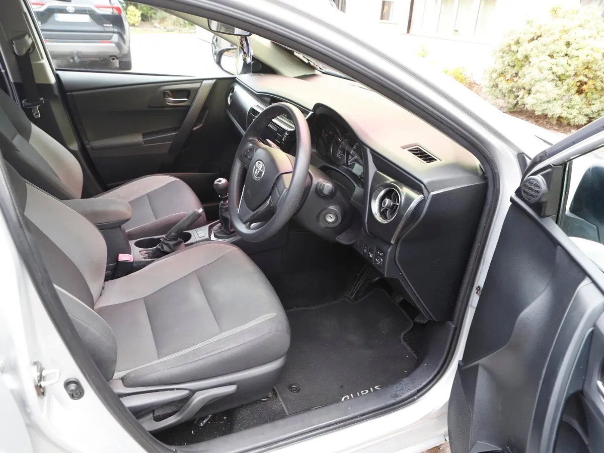 Toyota Auris 2016 - Image 4