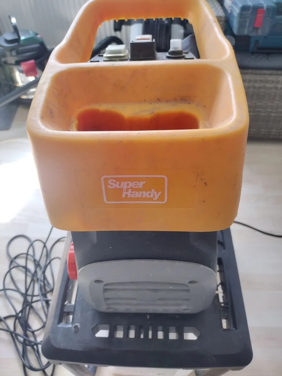 Electric garden shredder/mulcher/chipper - Image 2