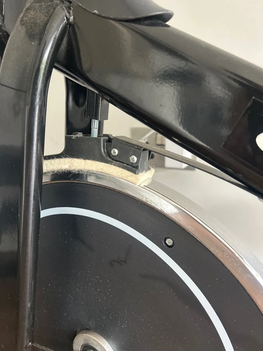 Indoor bike used 3 times - Image 2