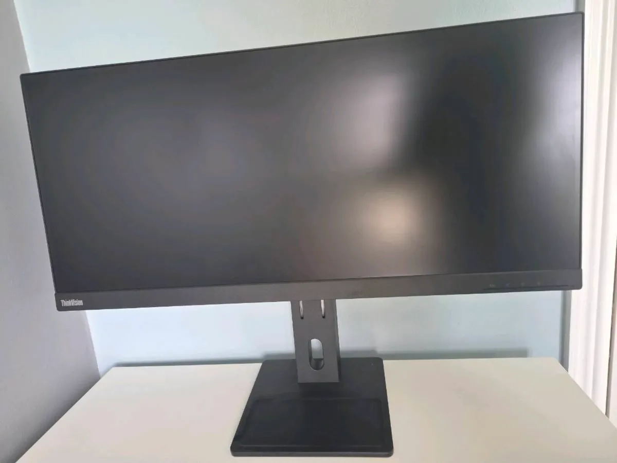 Lenovo ThinkVision Monitor 29" Ultrawide - Image 1