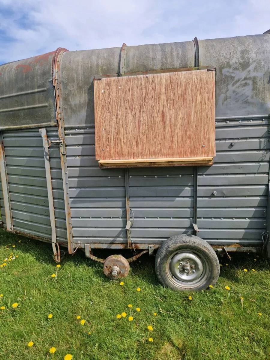 Horsebox - Image 2