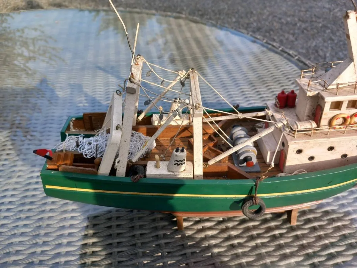 Handmade trawler boat, collectible, D18 - Image 3