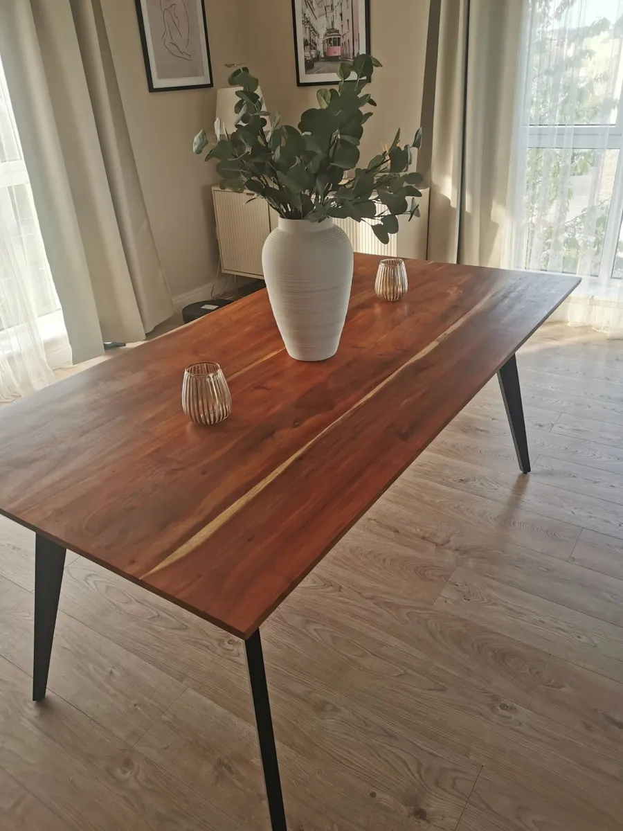 Dining table - Image 2
