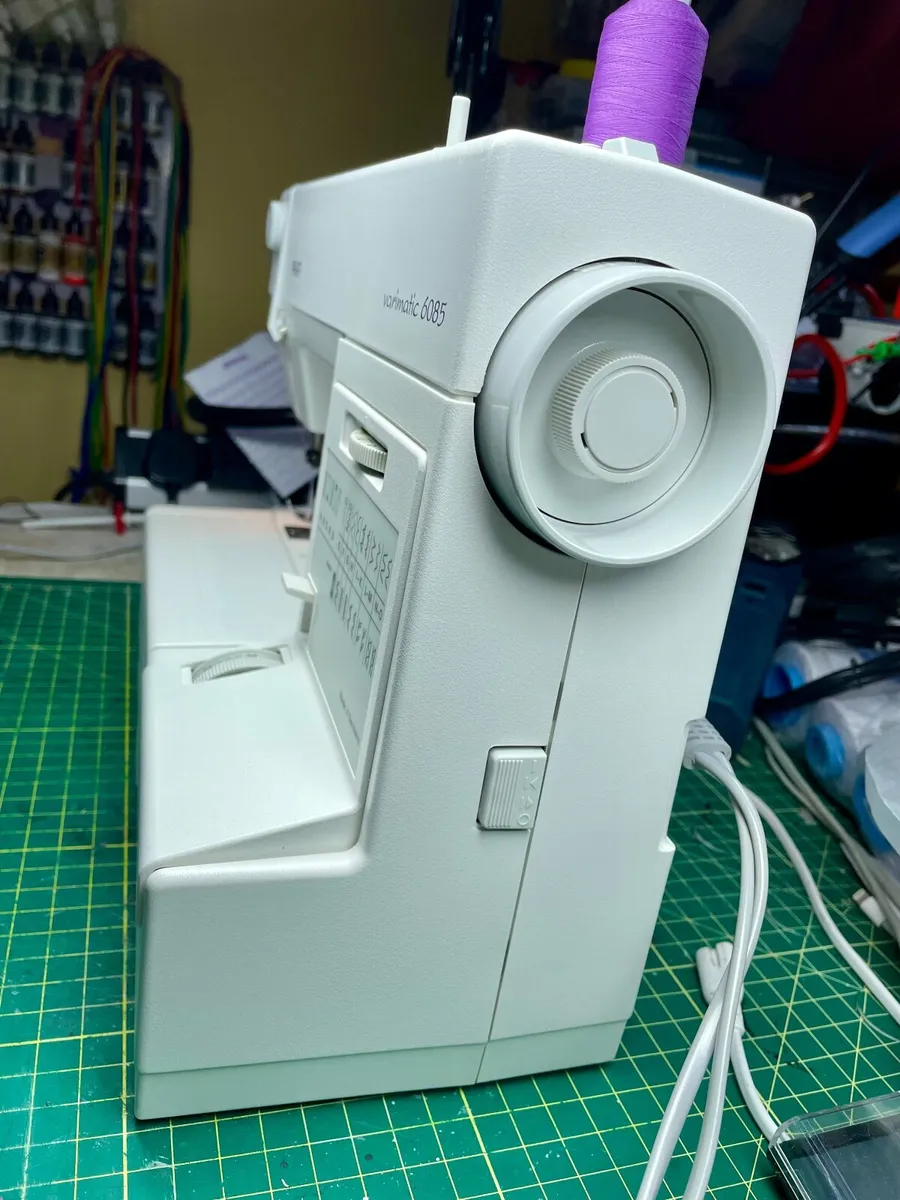 PFAFF varimatic 6085 Sewing Machine - Serviced - Image 4