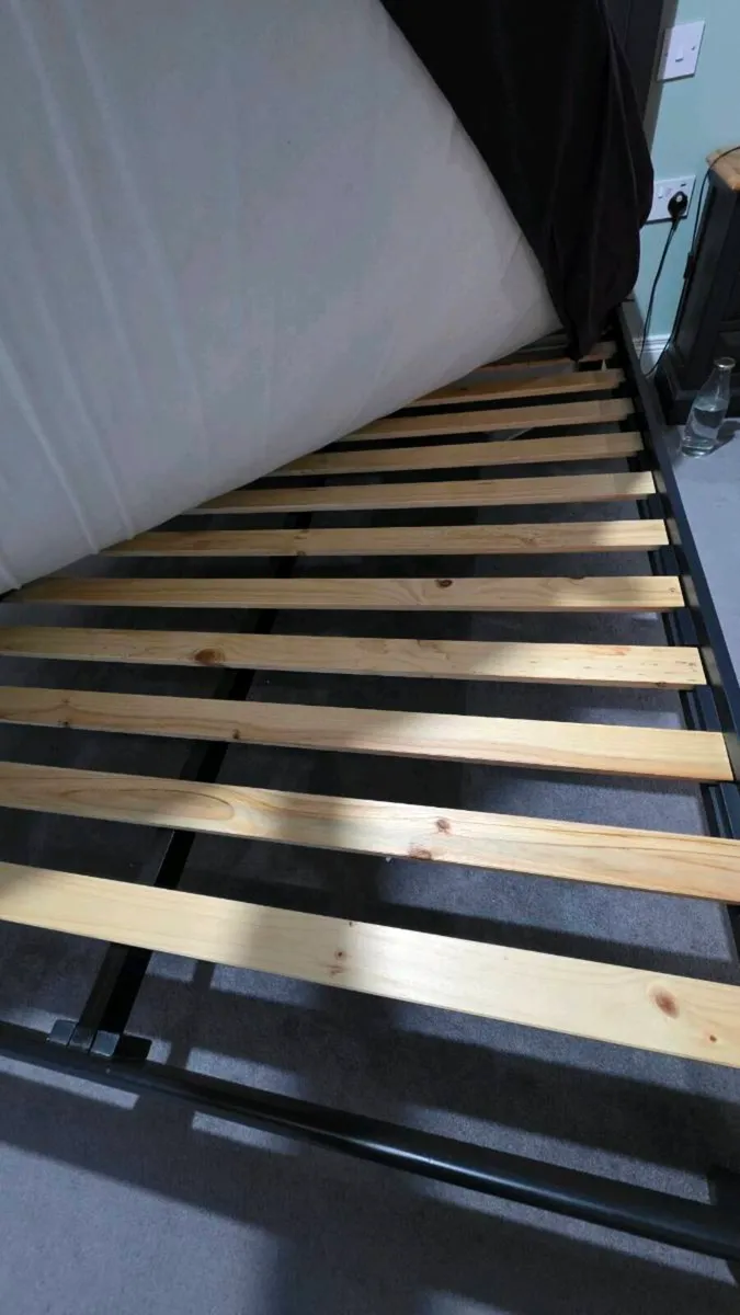 Single Bed - Image 3