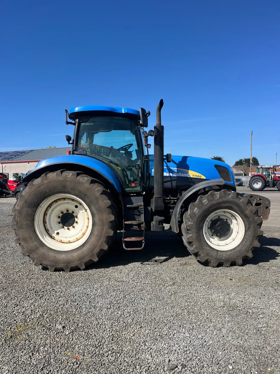 New Holland T7050 - Image 4
