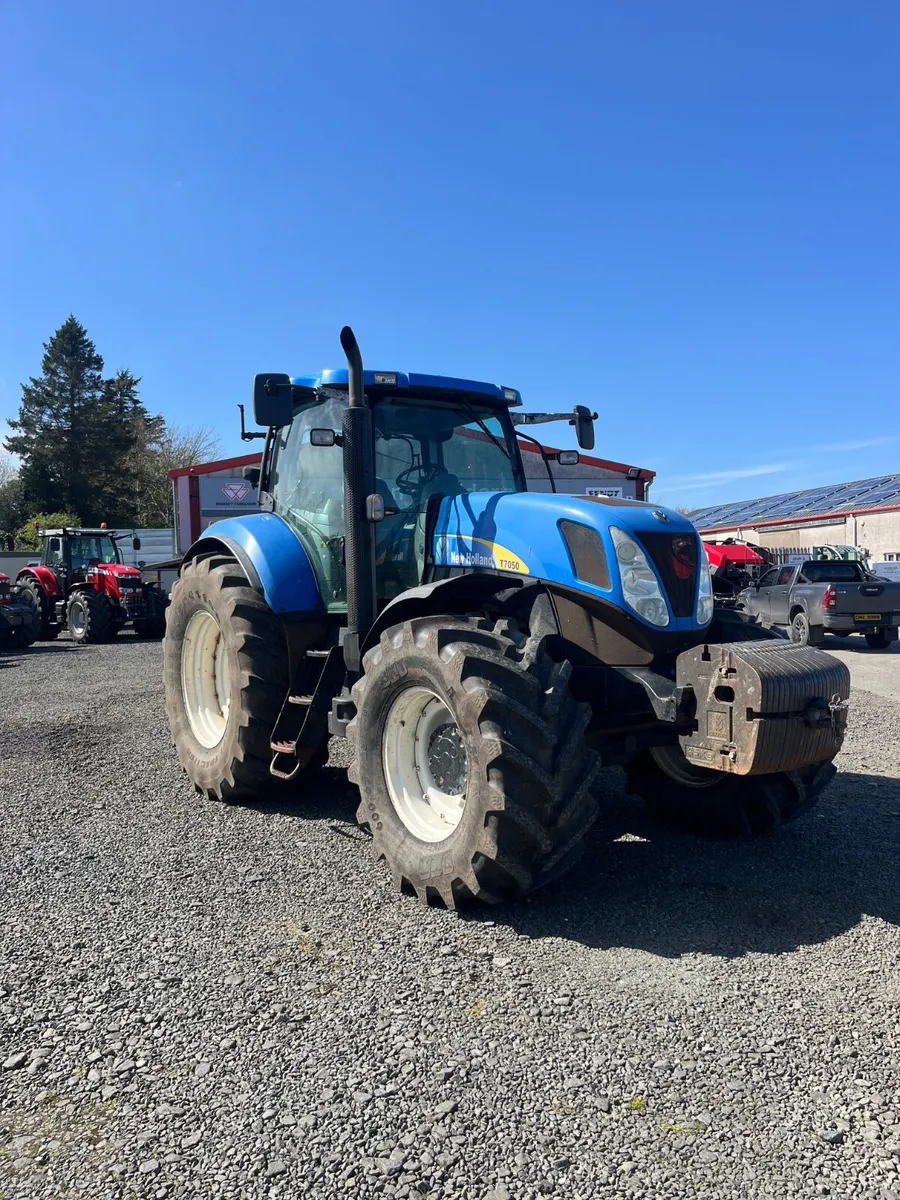New Holland T7050 - Image 1