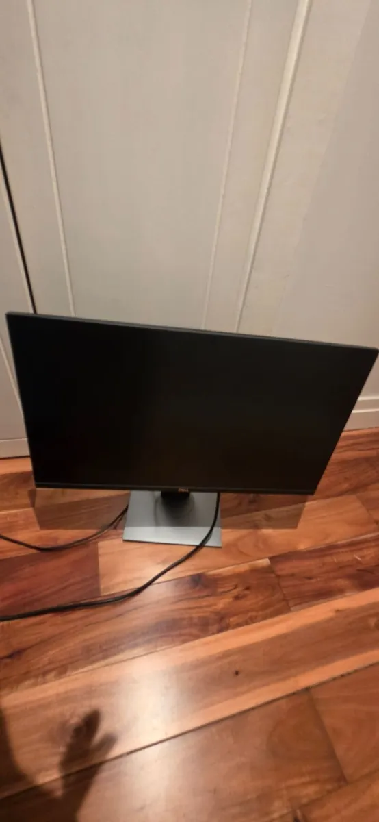 Dell 24" Full HD Monitor Excellent Condition - Image 3