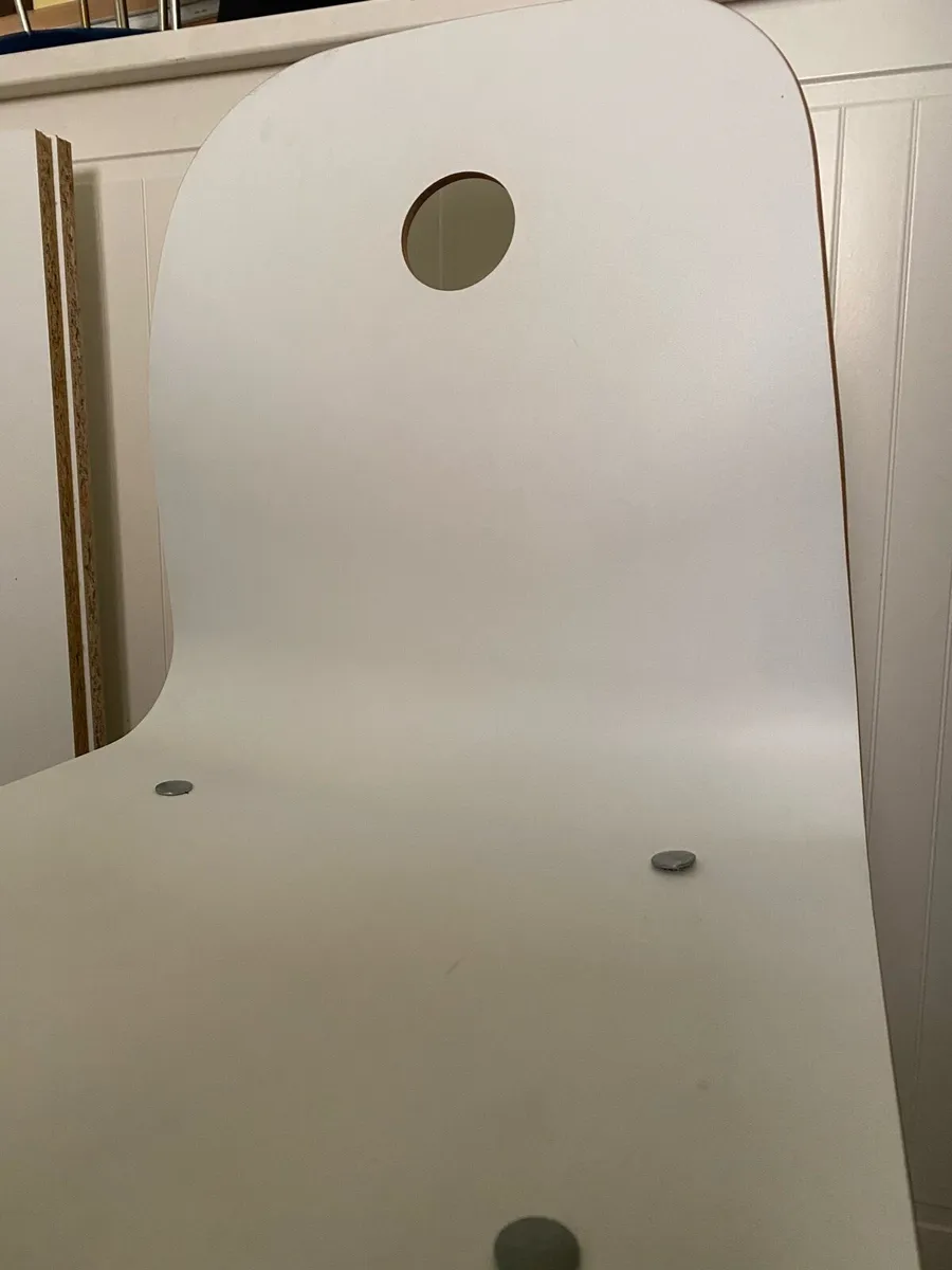 Desk chair - Image 1