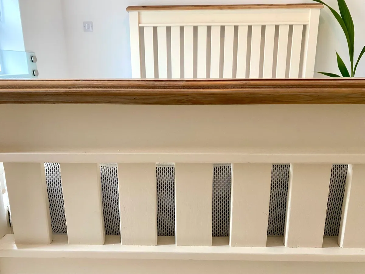 Excellent solid oak king size bed frame & mattress - Image 4