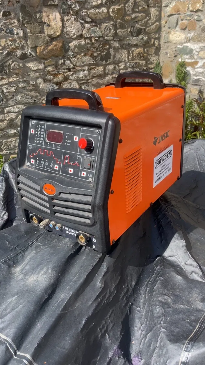 Jasic AC/DC Tig/Stick welder - Image 1