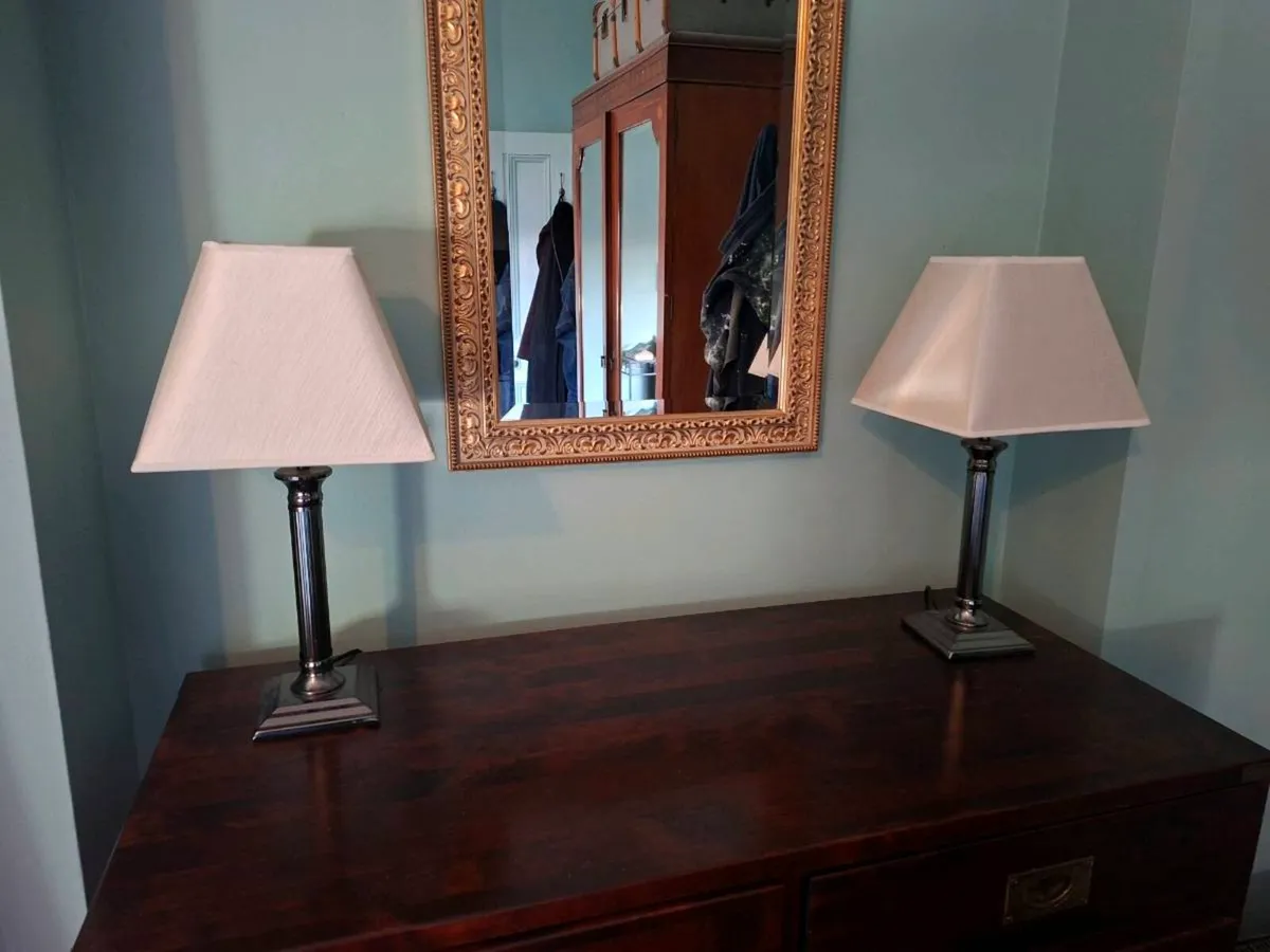 Peir of table lamps