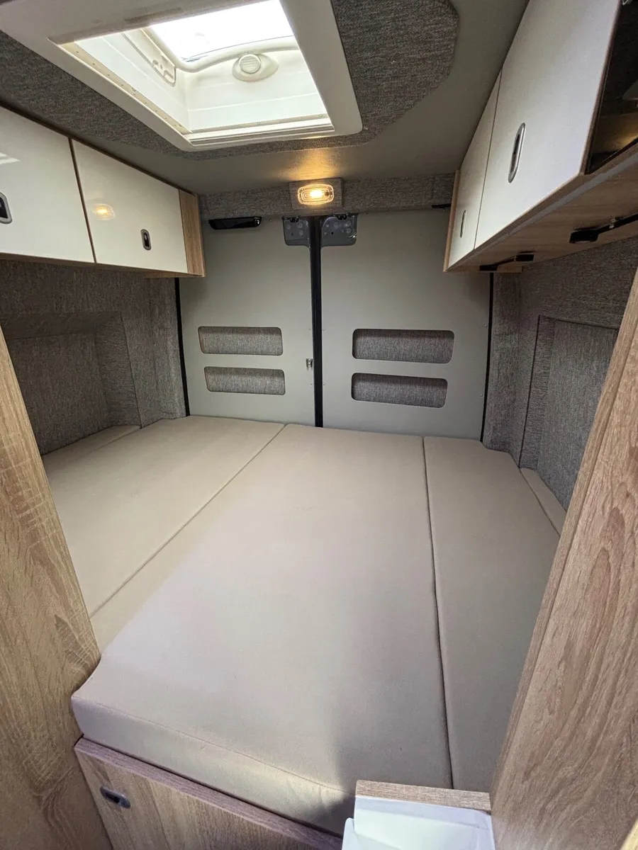 Mercedes-Benz Sprinter 317 MWB Premium Camper - Image 2