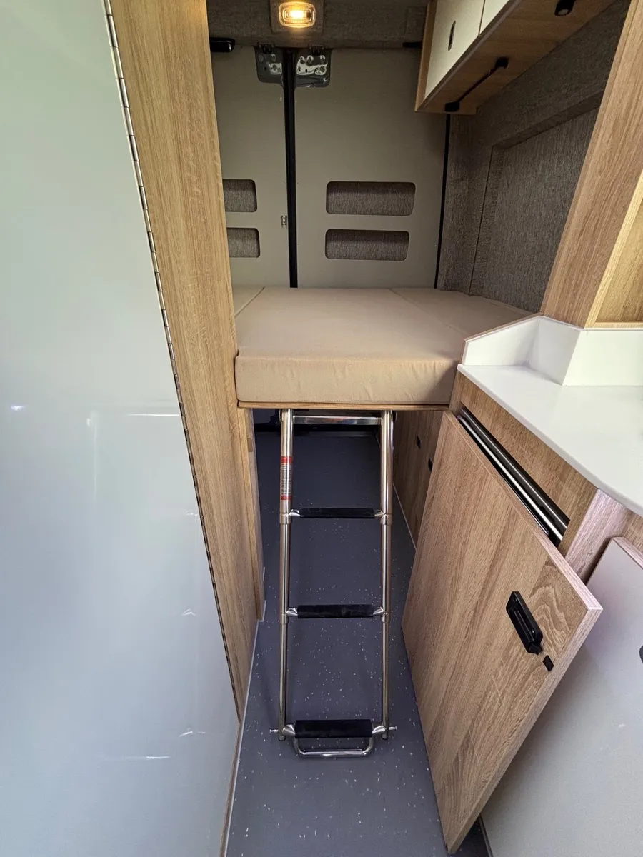 Mercedes-Benz Sprinter 317 MWB Premium Camper - Image 4