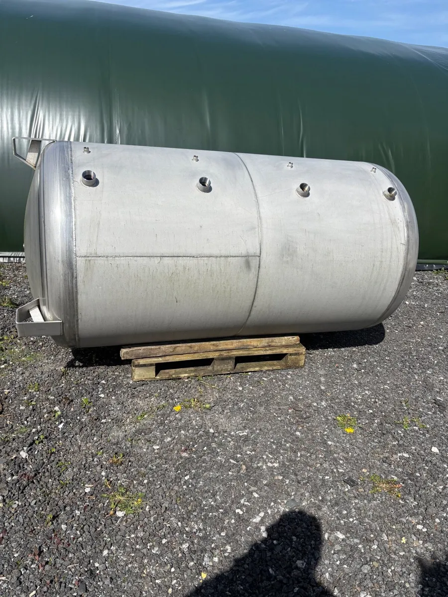 Hot water heating tank - Image 2