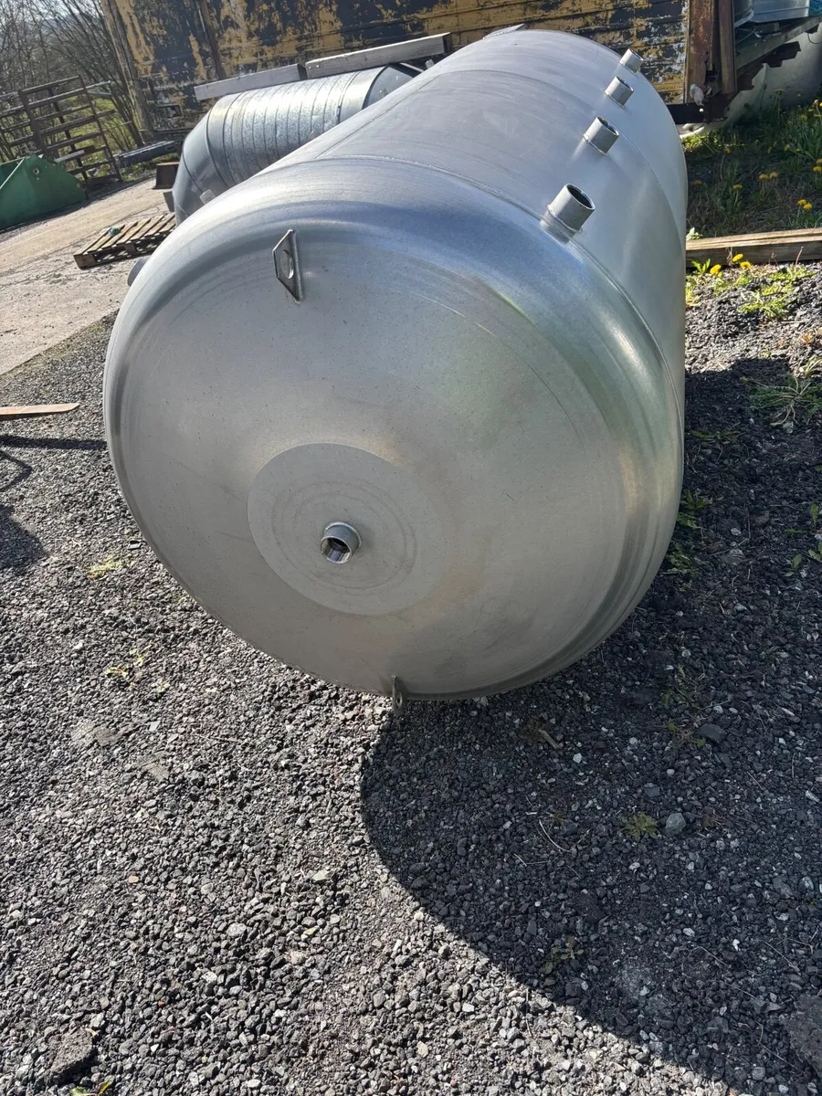 Hot water heating tank - Image 3