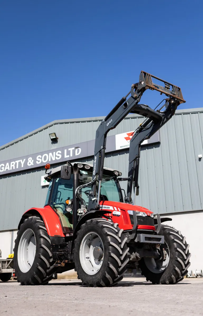 Massey Ferguson 5612 - Image 1