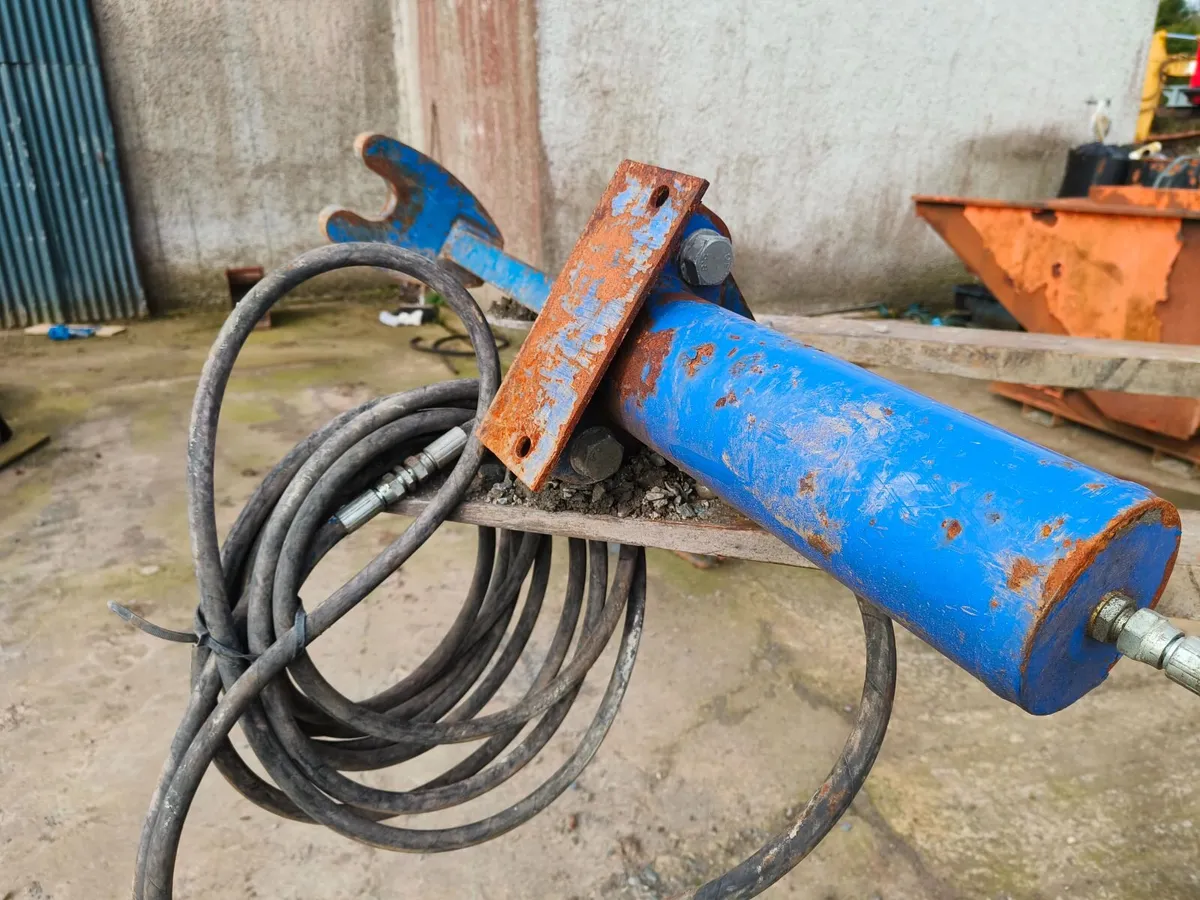 Hydraulic Track Pin Press - Image 4