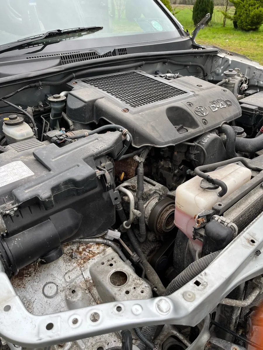 Landcruiser d4d for breaking - Image 2