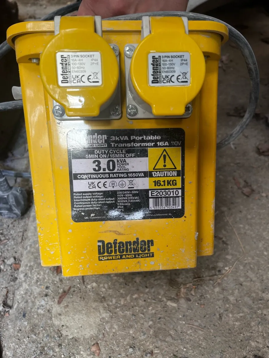 Digger 2014 1.7t + additional items for sale - Image 3