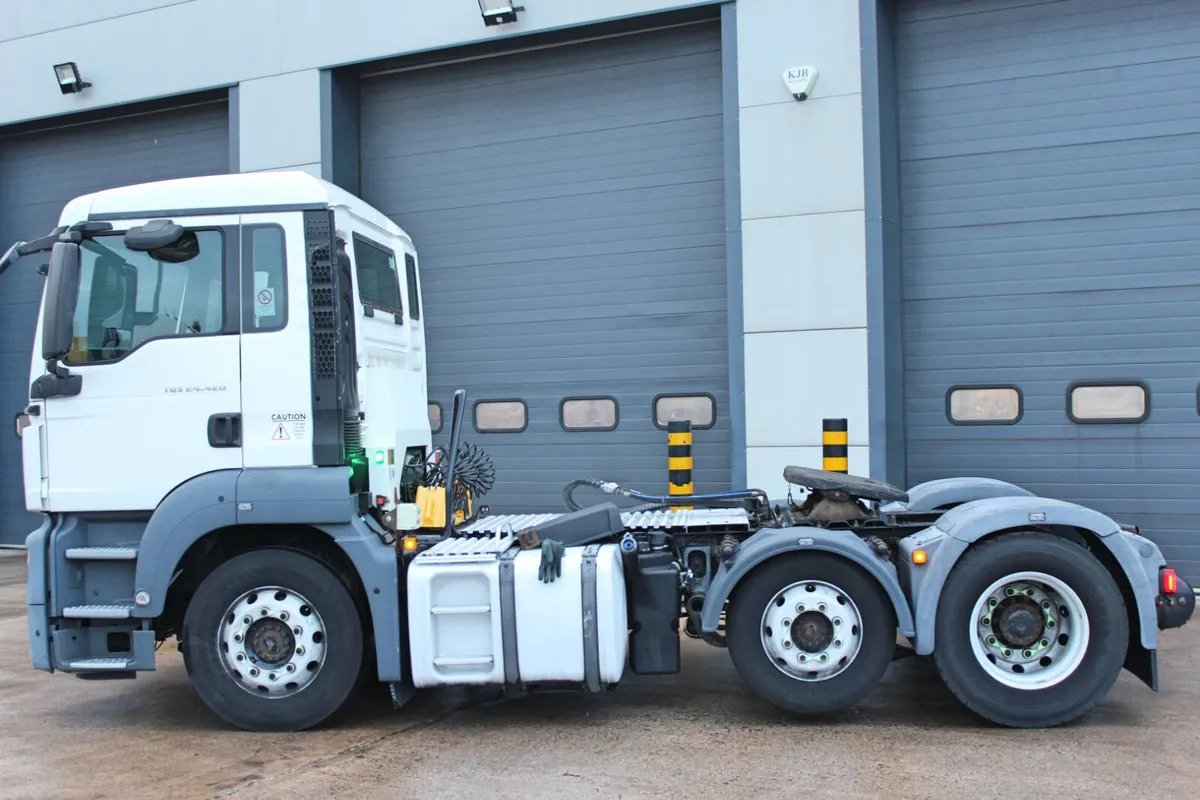 2018 MAN TGS 24.420 6X2 T-UNIT Pet Reg'd - Image 3