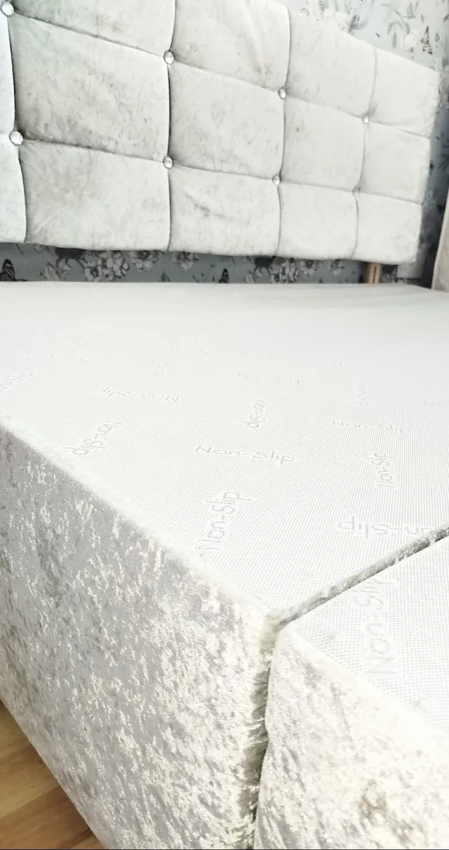 5ft double divan bed base with headboard 60 euro - Image 1