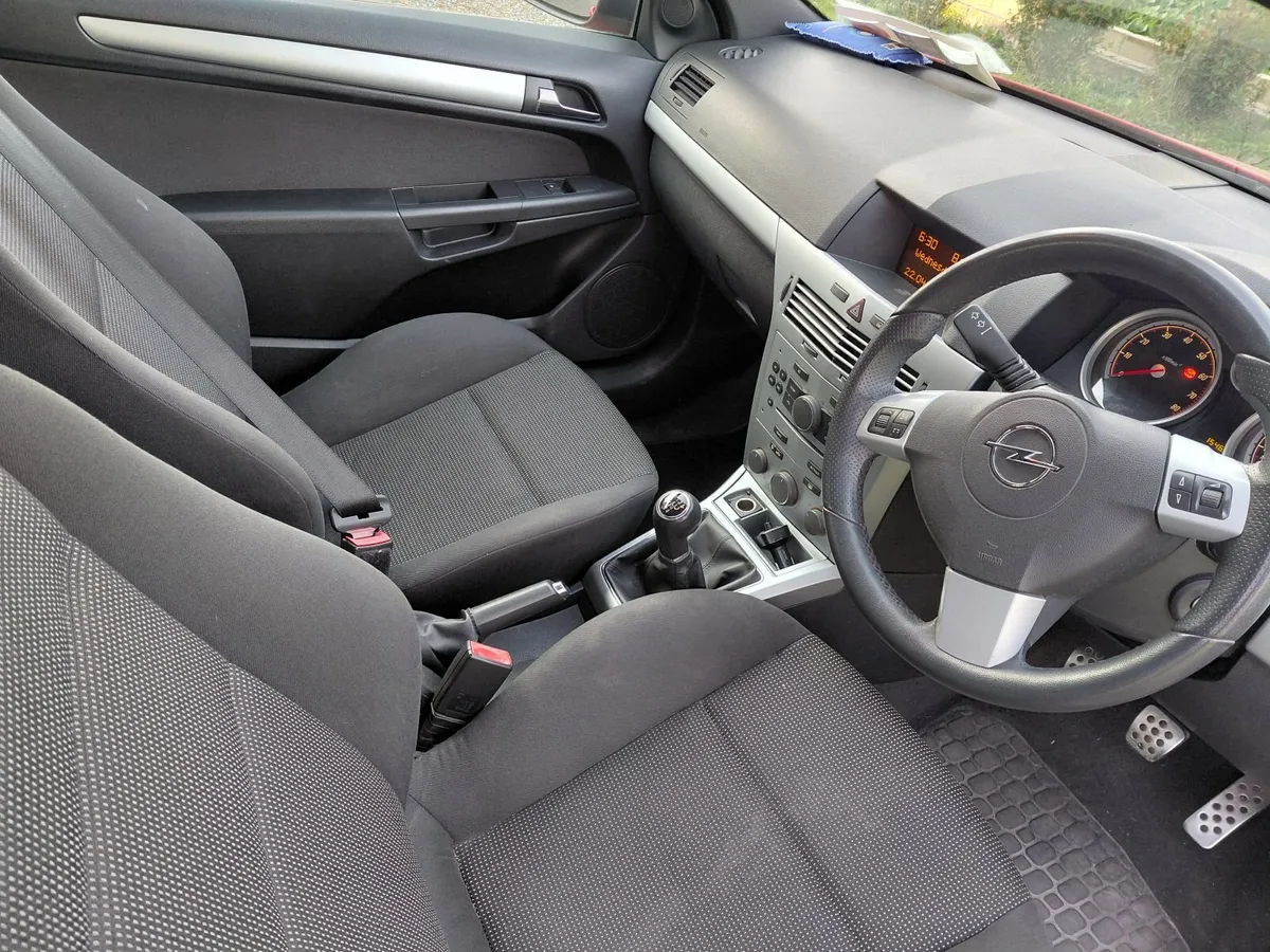 Opel Astra GTC 1.4 - Image 3