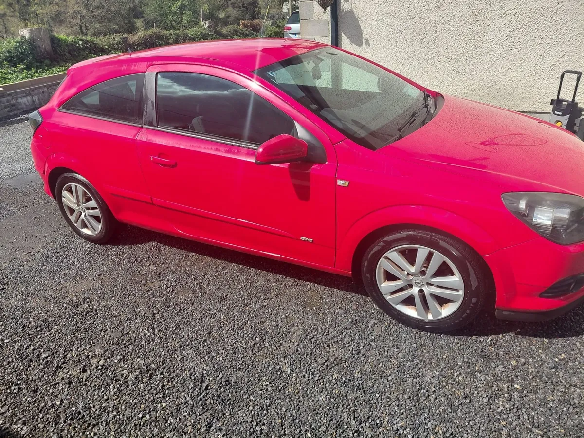 Opel Astra GTC 1.4 - Image 2
