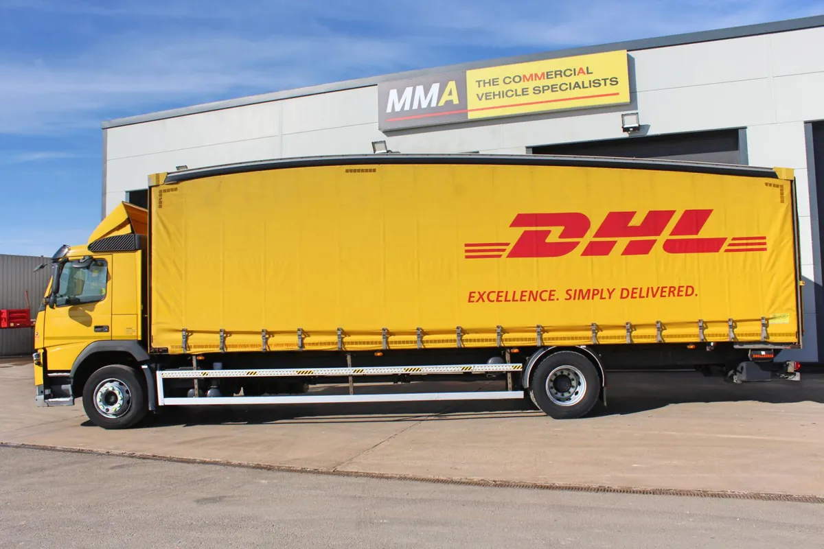 2020 (69) VOLVO FM330 4X2 CURTAIN SIDER - Image 4