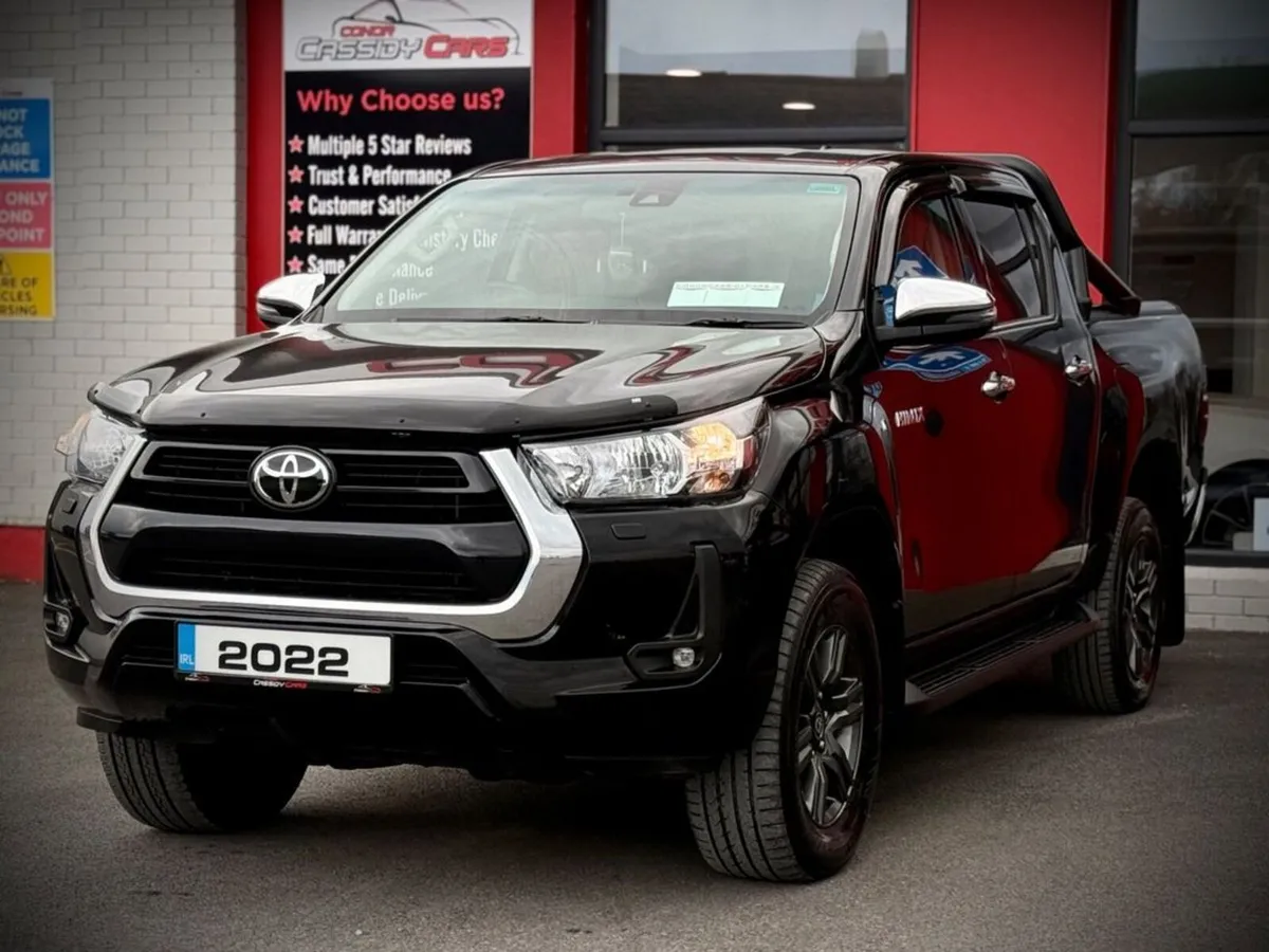 Toyota Hilux ICON 4WD D-4D *222 REG* // AUTOMATIC - Image 2