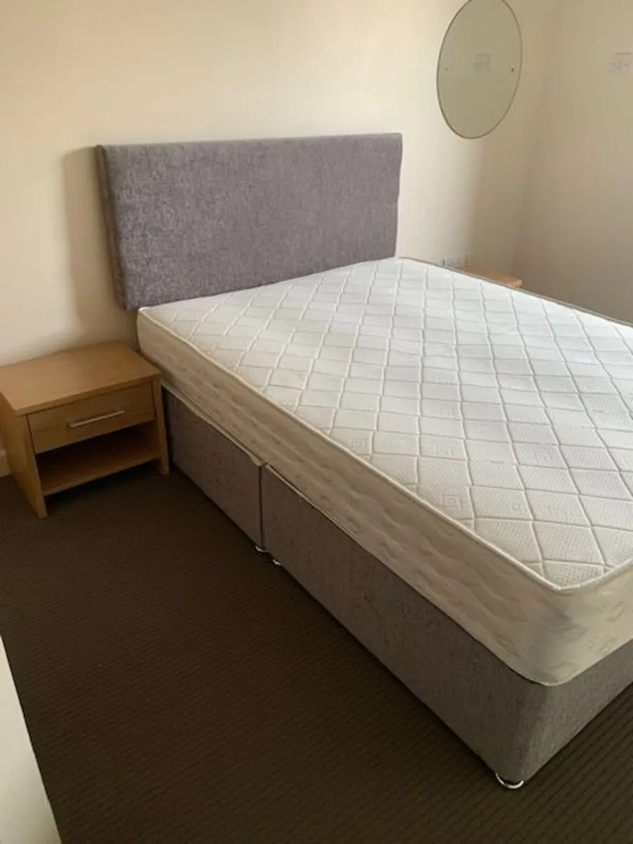 Divan Double Bed / Matress with Two Lockers - Image 3