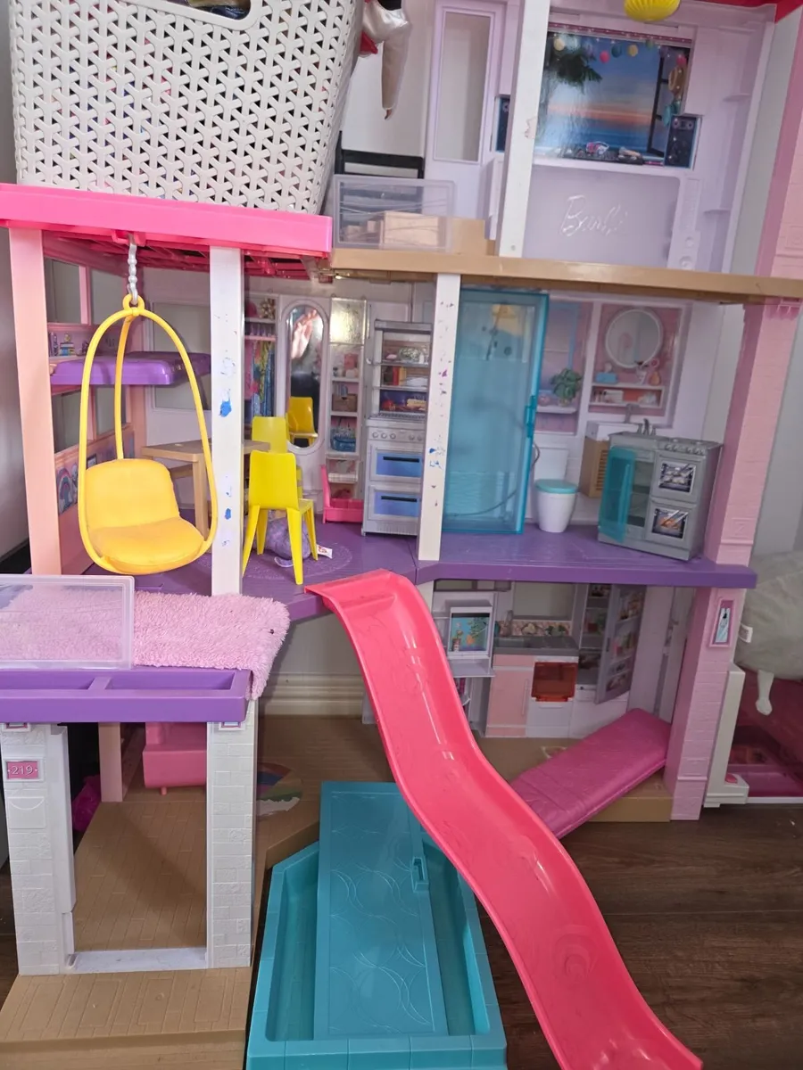 Barbie dream house with lots of extras - Image 2