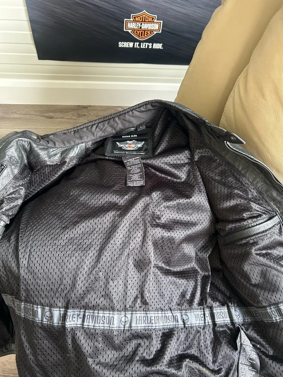 Harley Davidson jacked - Image 2