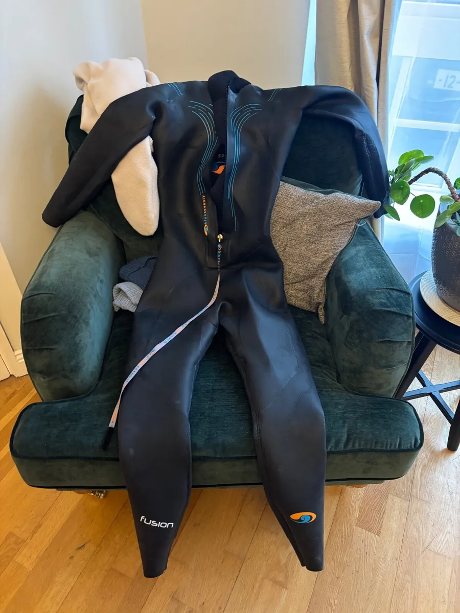 Women’s blueseventy wetsuit fusion full length m/l - Image 1