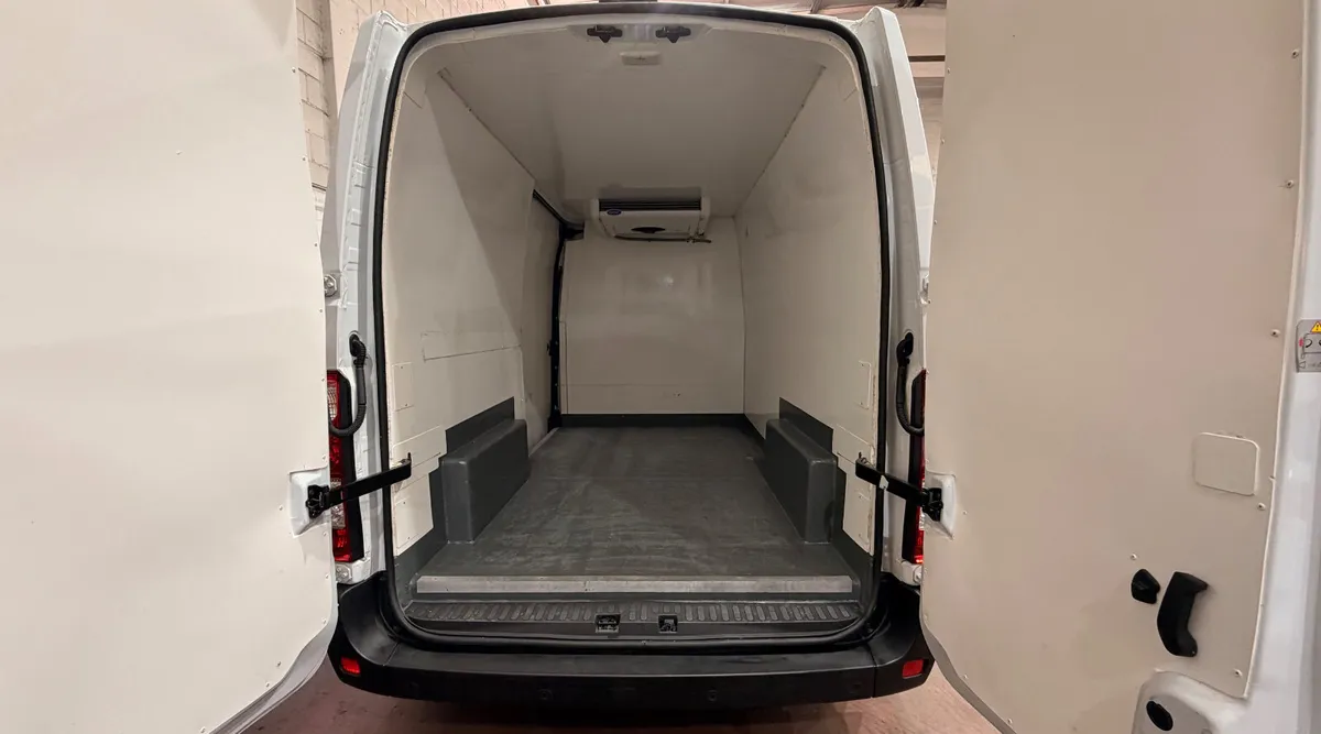 202 Nissan NV400 Fridge/Freeze 51,000km - Image 3