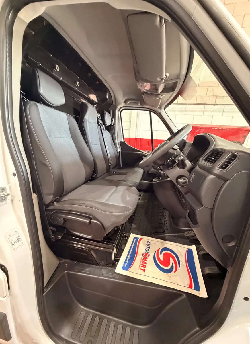 202 Nissan NV400 Fridge/Freeze 51,000km - Image 2