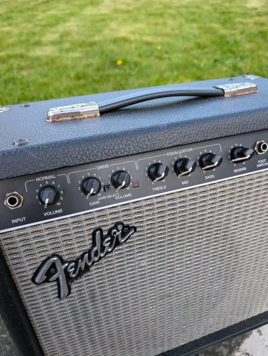 Fender Champion 110 Guitar Amplifier - Image 2