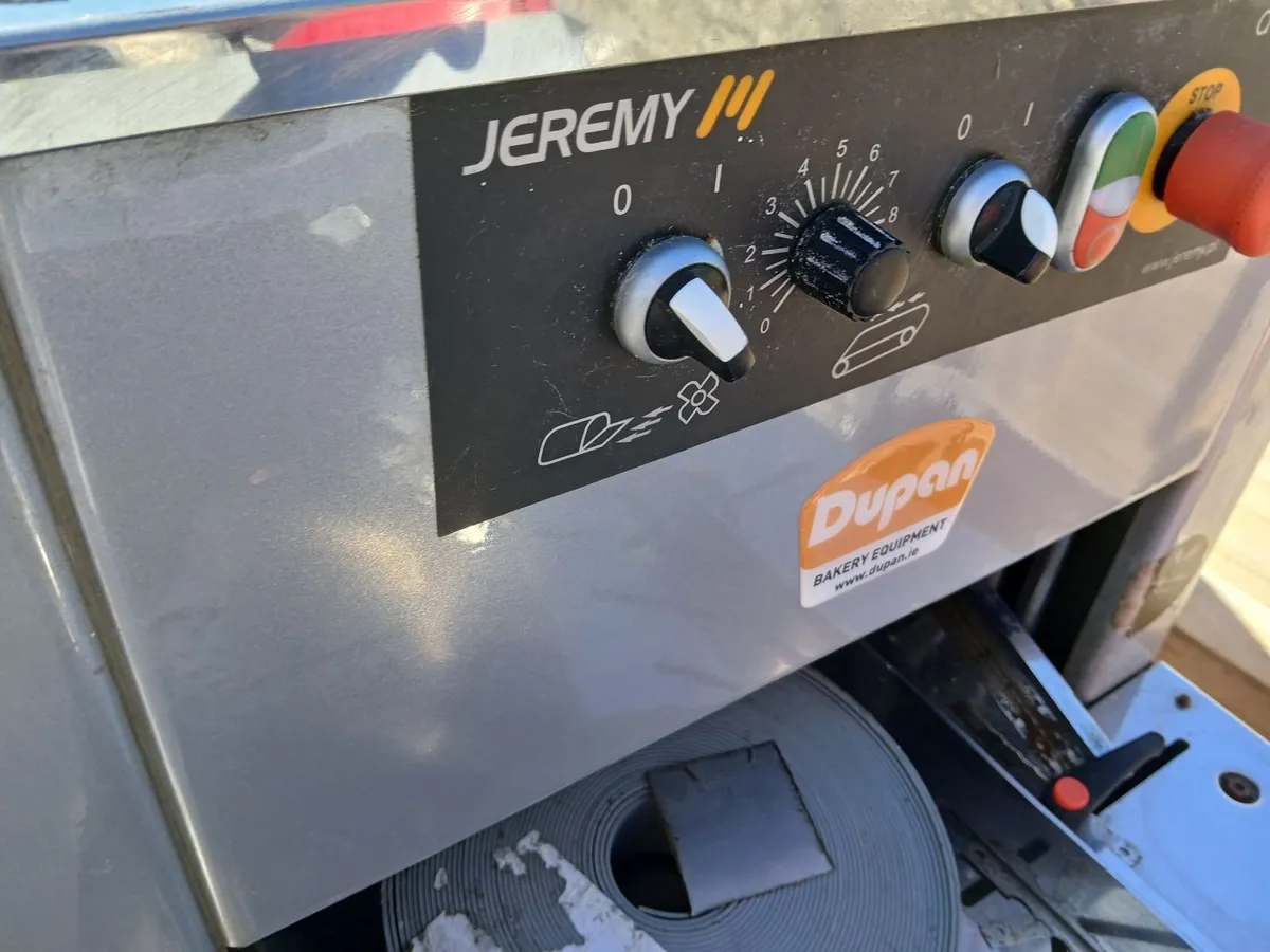 Bread slicing machine x retired bakery del - Image 1