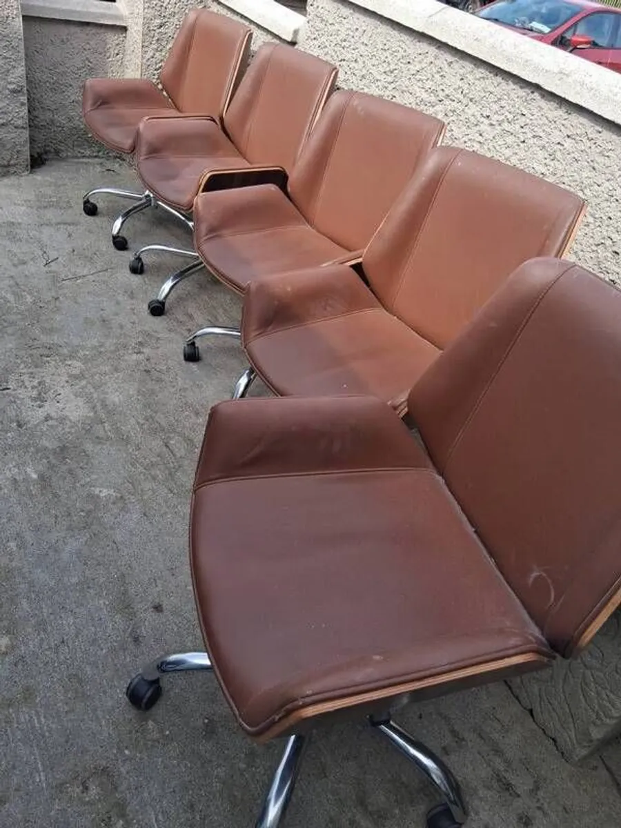 salon chairs - Image 1