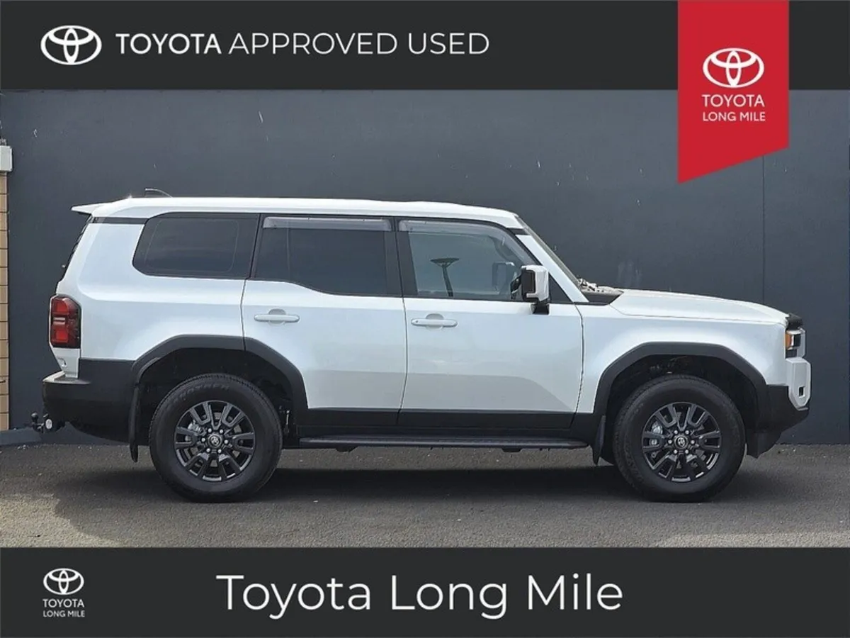 Toyota Land Cruiser 2.8 LWB Auto with VAT Invoice - Image 4